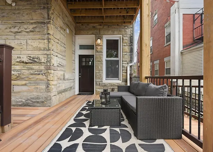Netflix+bbq+9bedrooms With Parking Near Bakery Sq. *