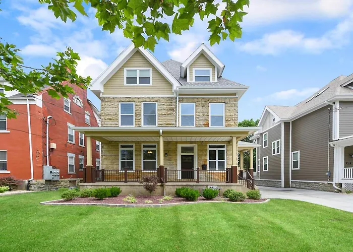 Netflix+bbq+9bedrooms With Parking Near Bakery Sq.