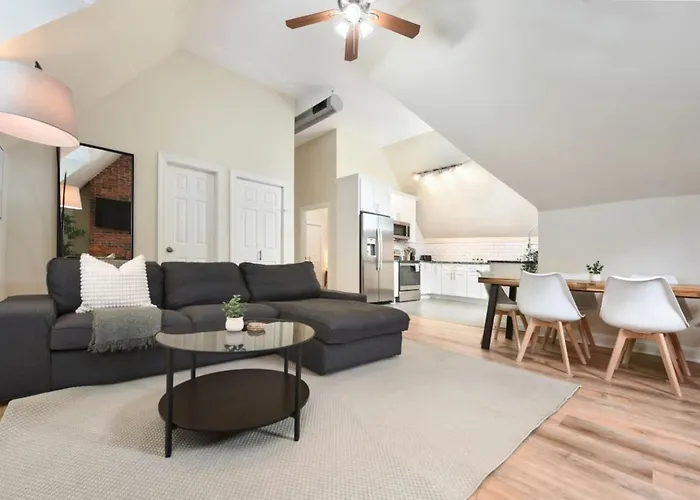 Netflix+bbq+9bedrooms With Parking Near Bakery Sq. * Pittsburgh