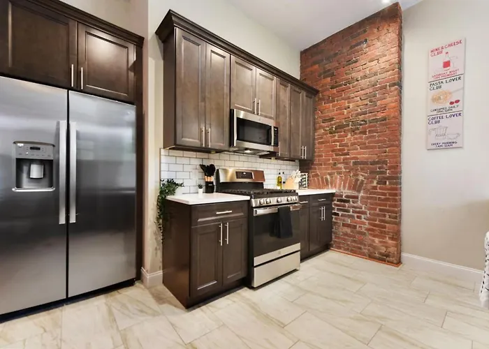 Netflix+bbq+9bedrooms With Parking Near Bakery Sq. Apartment Pittsburgh