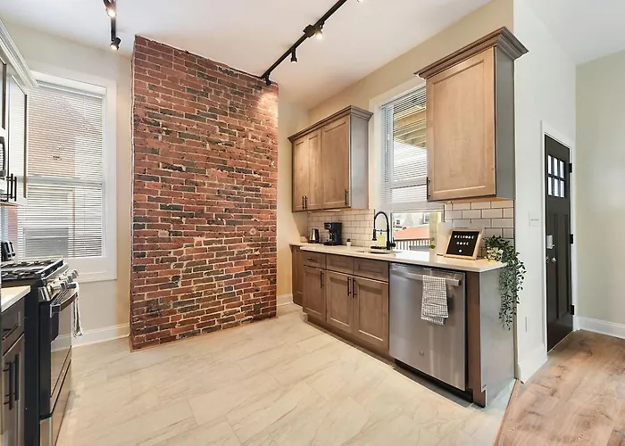 Netflix+bbq+9bedrooms With Parking Near Bakery Sq. * Pittsburgh