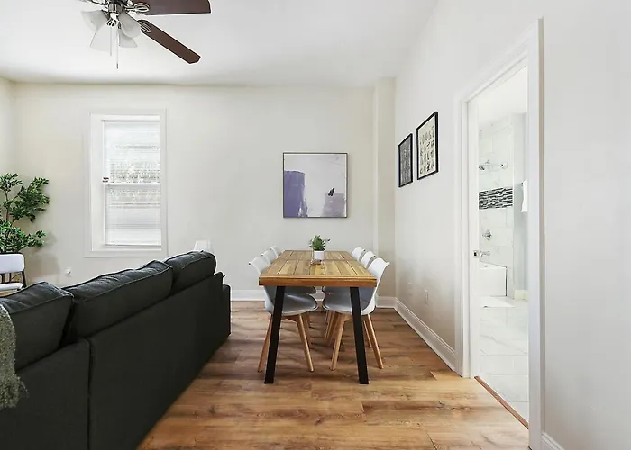 Netflix+bbq+9bedrooms With Parking Near Bakery Sq. * Pittsburgh