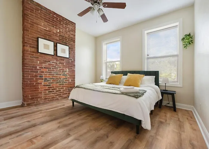 Apartment Netflix+bbq+9bedrooms With Parking Near Bakery Sq. *