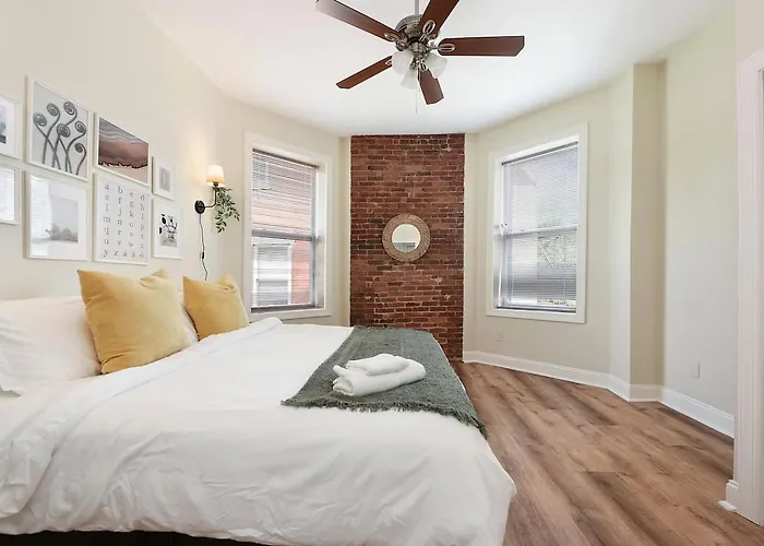 Netflix+bbq+9bedrooms With Parking Near Bakery Sq. * Pittsburgh