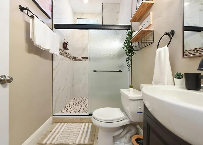 Apartment Netflix+bbq+9bedrooms With Parking Near Bakery Sq. *