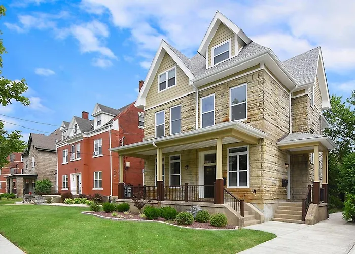 Netflix+bbq+9bedrooms With Parking Near Bakery Sq. Apartment