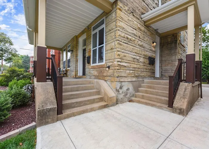 Netflix+bbq+9bedrooms With Parking Near Bakery Sq. *
